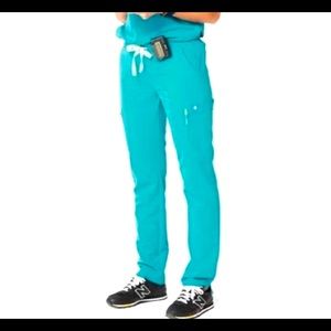 Yola petite small scrub pant. Like new, worn a few times.